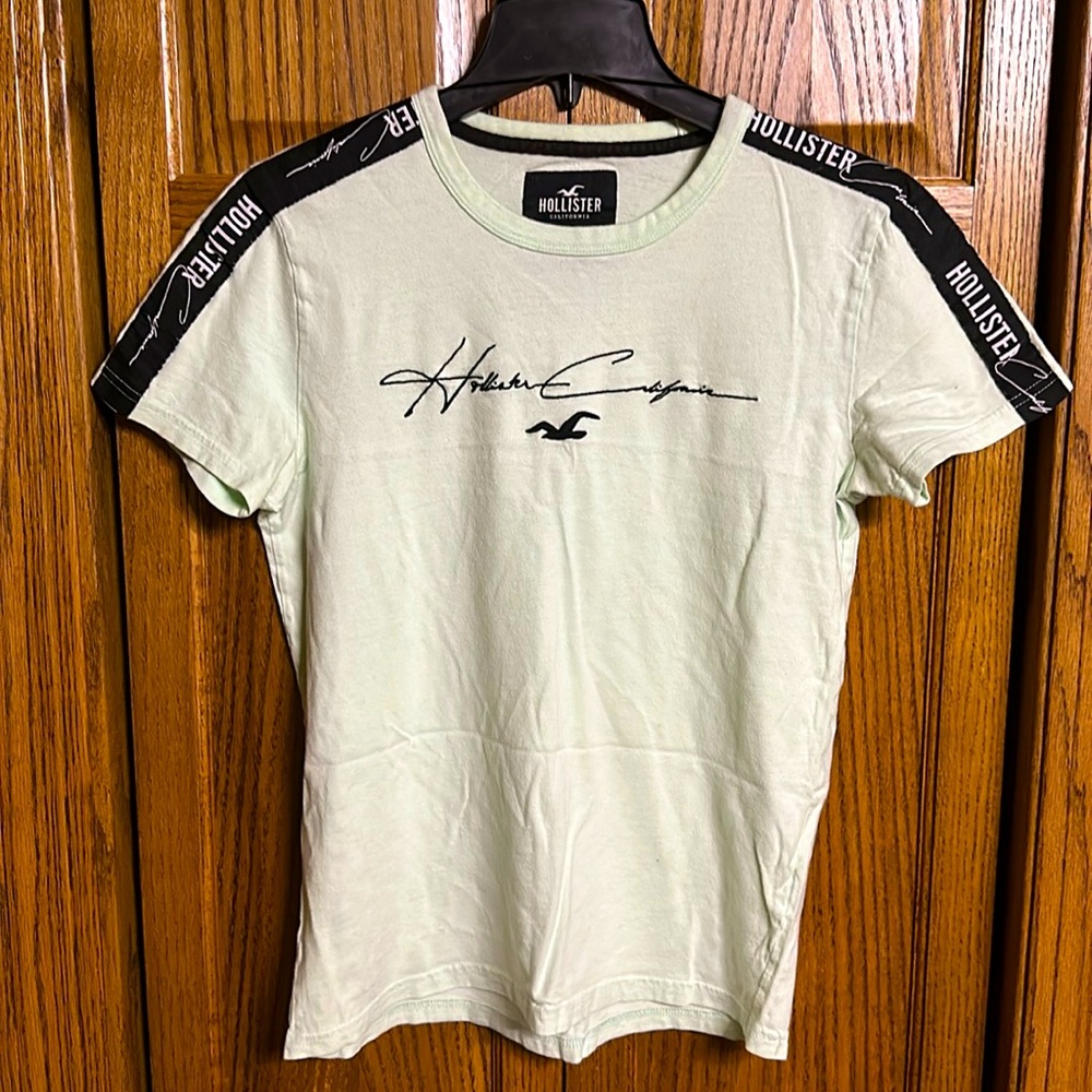 Men’s Light Green Hollister T-Shirt - Xsmall
